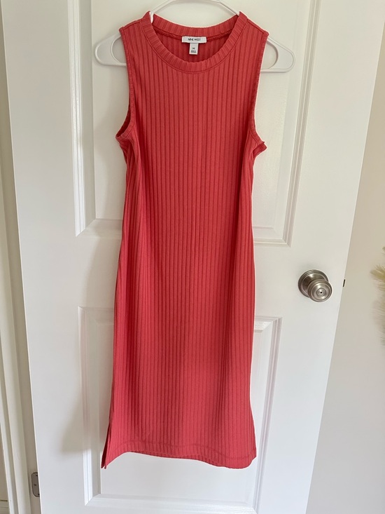 Nine West Dresses & Skirts - Nine West Coral Ribbed Sleeveless Midi Dress